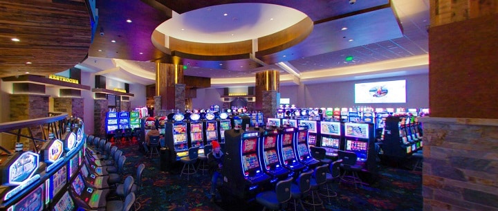 Gray Wolf Peak Casino Slots